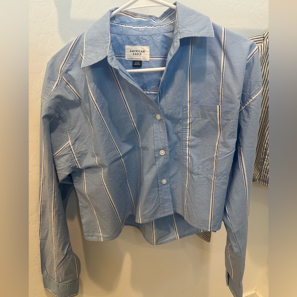 2 American Eagle Cropped Button Up - image 5
